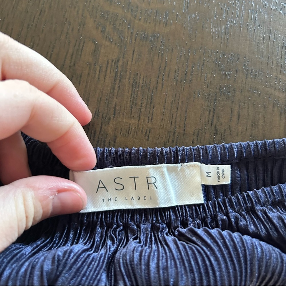 ASTR Ziva plisse midnight navy blue long sleeve puff sleeve blouse - Picture 7 of 14
